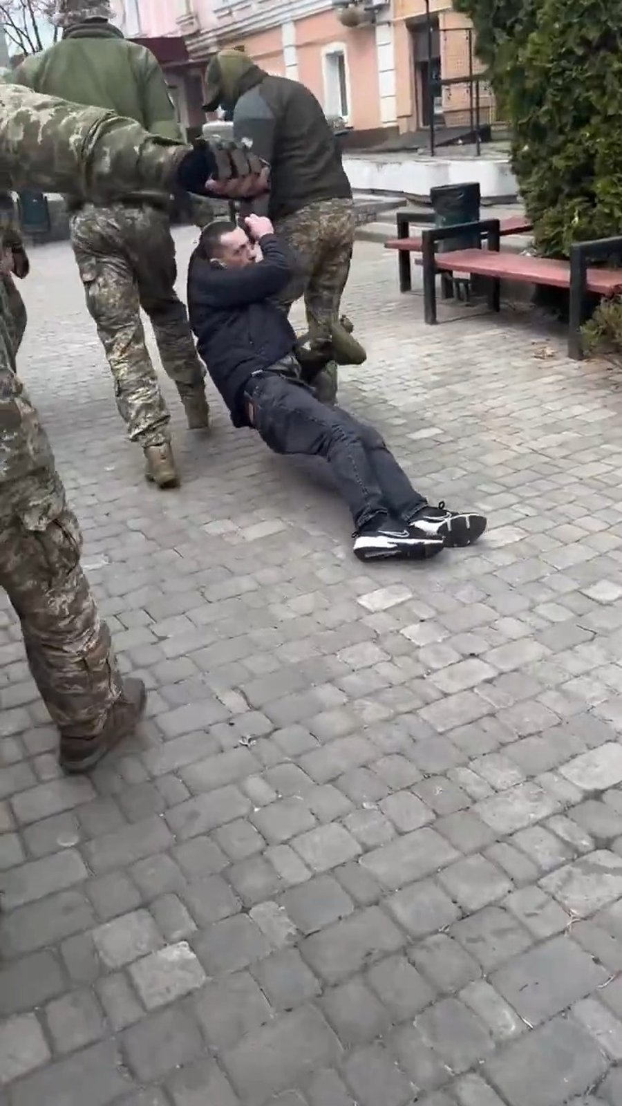 המעצר ברחוב