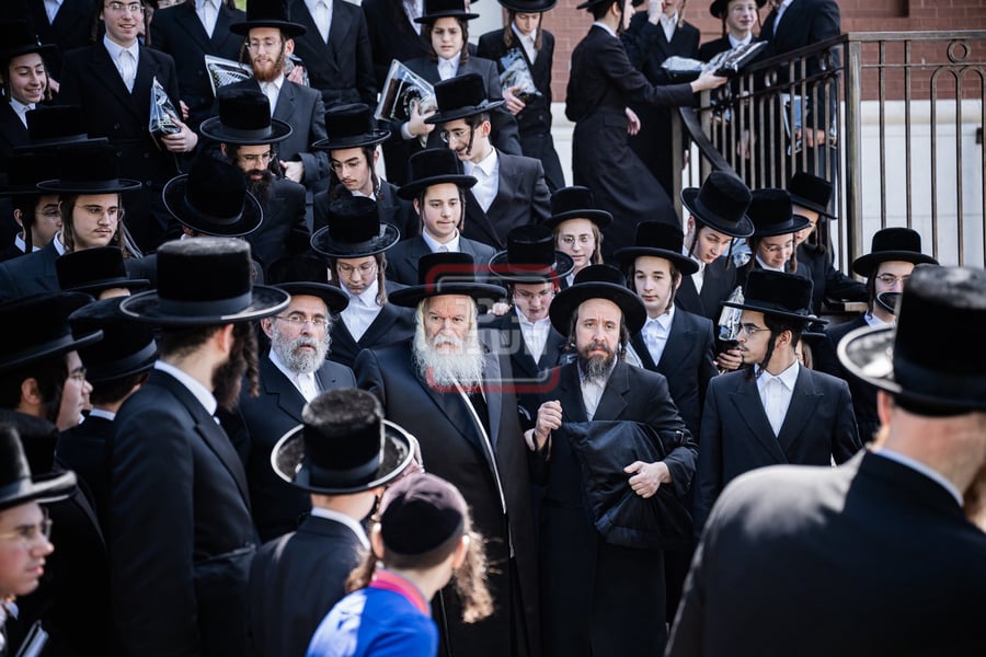 האדמו"ר מבאבוב בטיש פסח שני במונסי