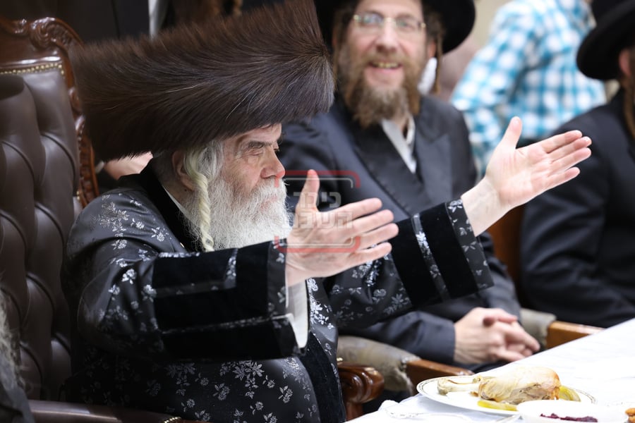 טיש פסח שני בחצה"ק קרעטשניף י-ם