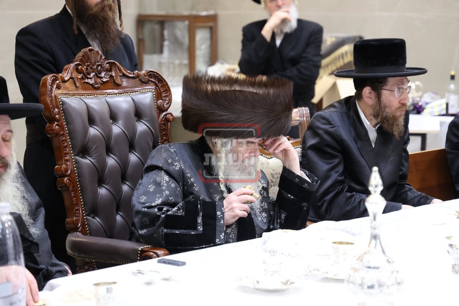 טיש פסח שני בחצה"ק קרעטשניף י-ם