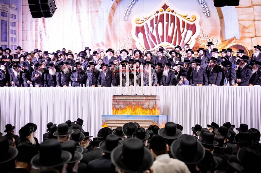 ל"ג בעומר בחצה"ק סאטמר