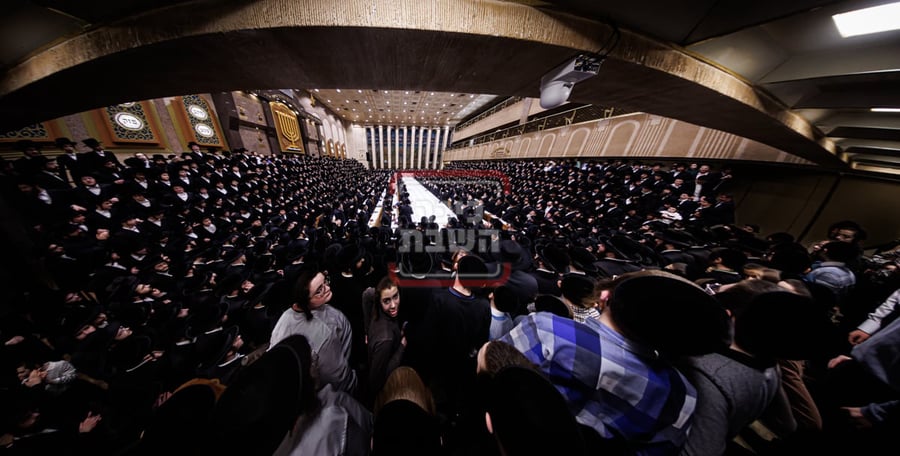 ל"ג בעומר בחצה"ק באבוב