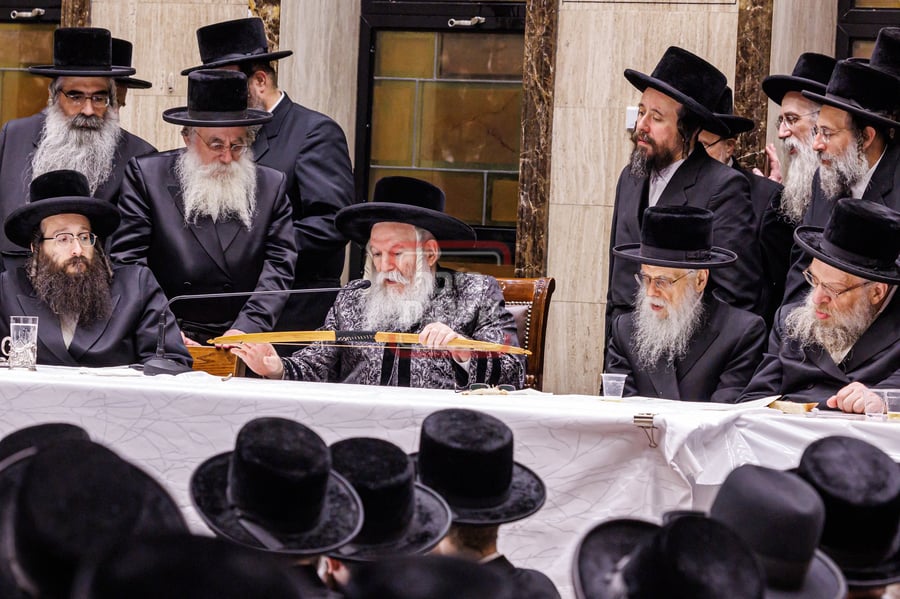 ל"ג בעומר בחצה"ק באבוב