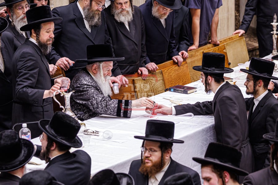 ל"ג בעומר בחצה"ק באבוב
