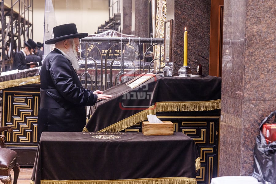 ל"ג בעומר בחצה"ק באבוב