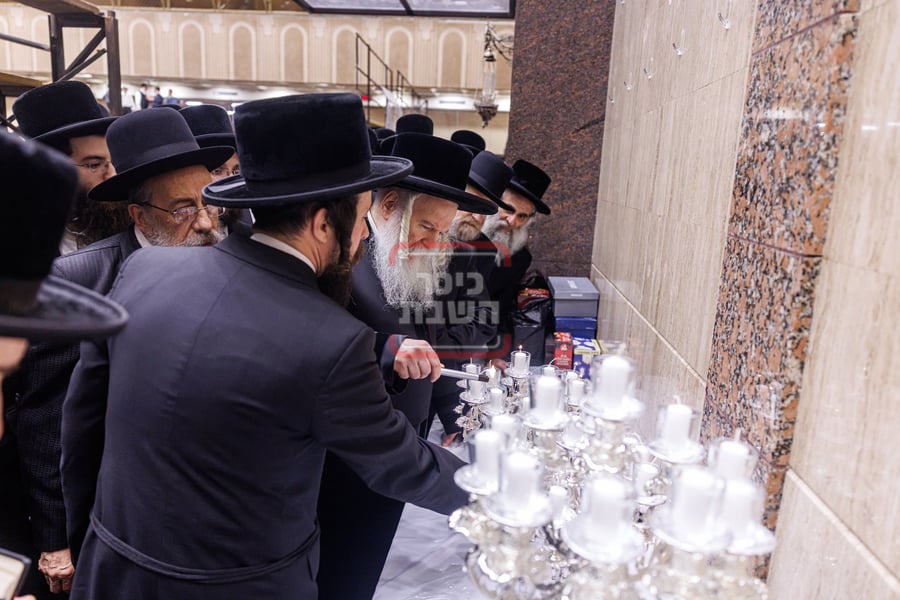 ל"ג בעומר בחצה"ק באבוב
