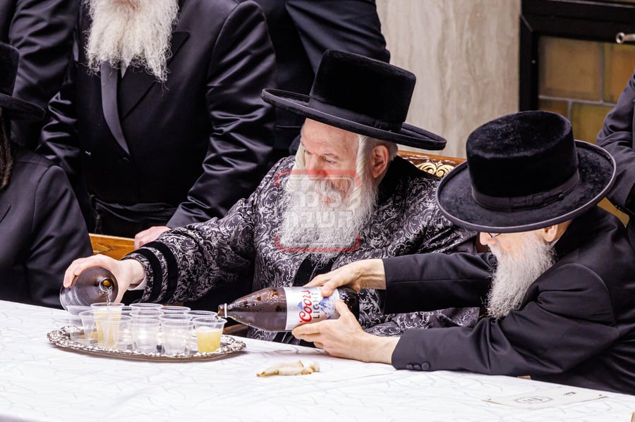 ל"ג בעומר בחצה"ק באבוב