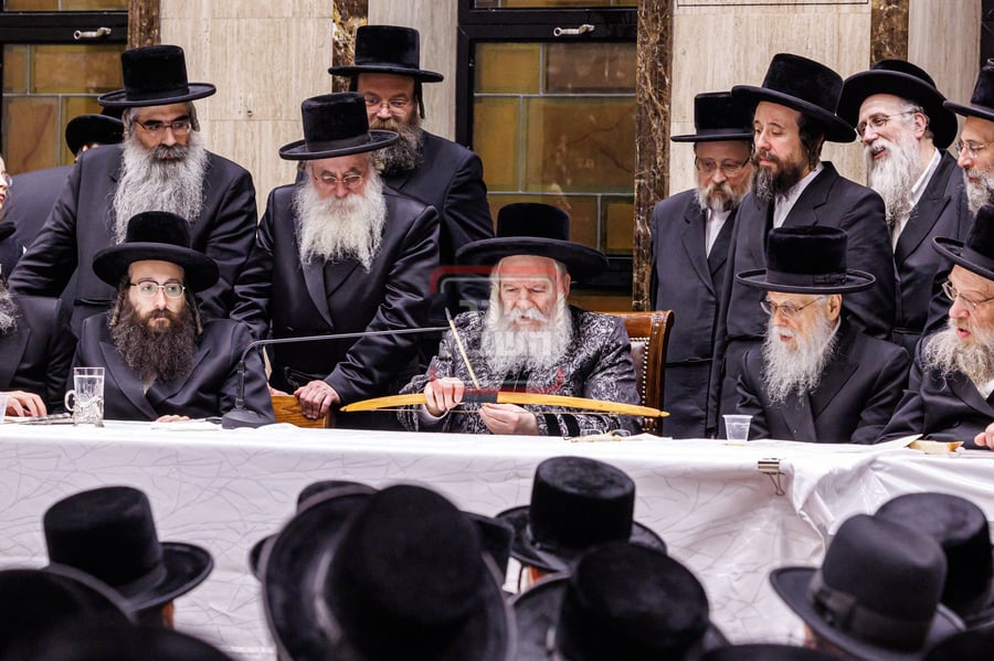 ל"ג בעומר בחצה"ק באבוב