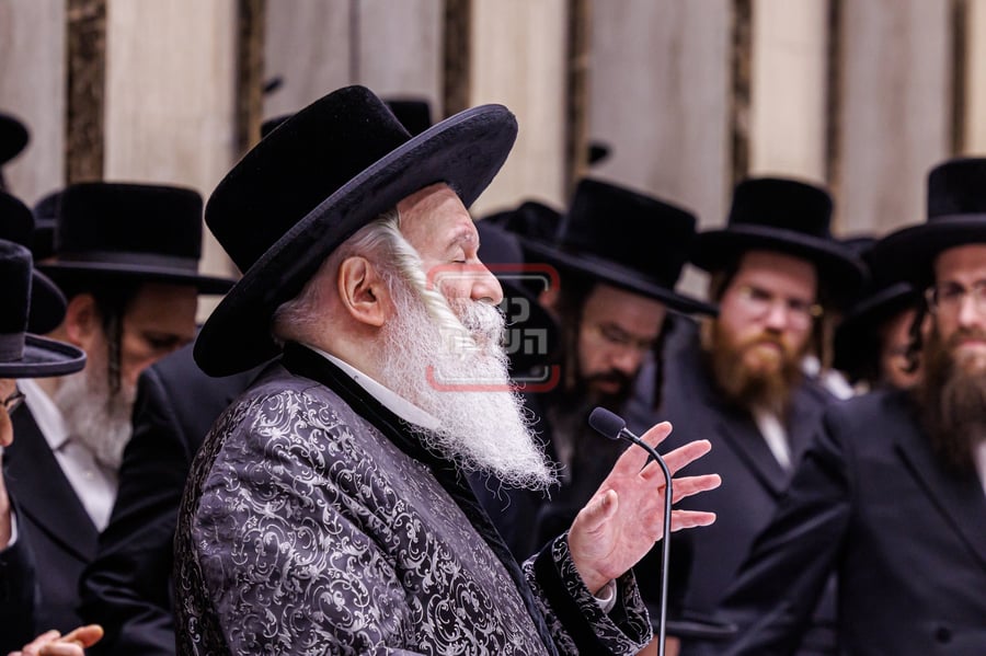 ל"ג בעומר בחצה"ק באבוב