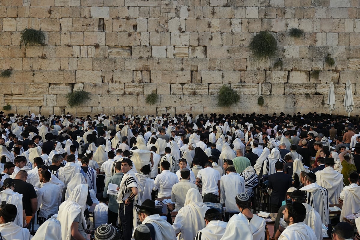 תשעה באב תשפ"ג: אלפים עלו לכותל • צפו בגלריה המרהיבה