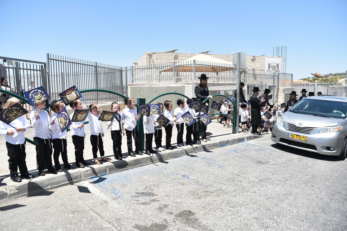 האדמו"ר מויז'ניץ בביקור בביתר