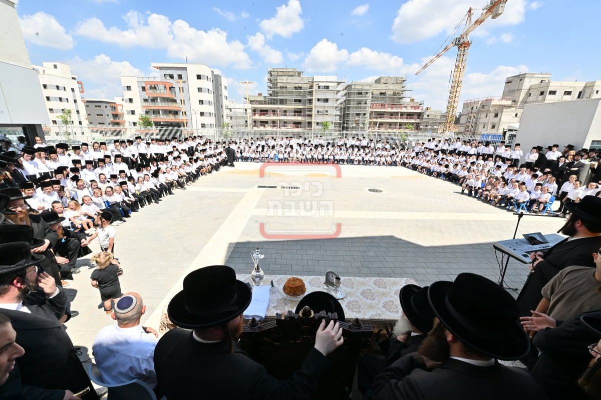 האדמו"ר מויז'ניץ בביקור במוסדותיו בעפולה עילית 