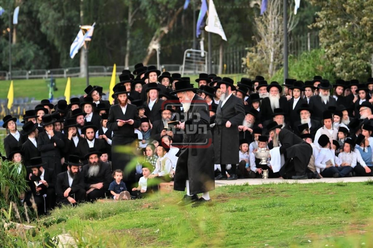 ערב ומוצאי יום כיפור בחצה"ק ויז'ניץ 