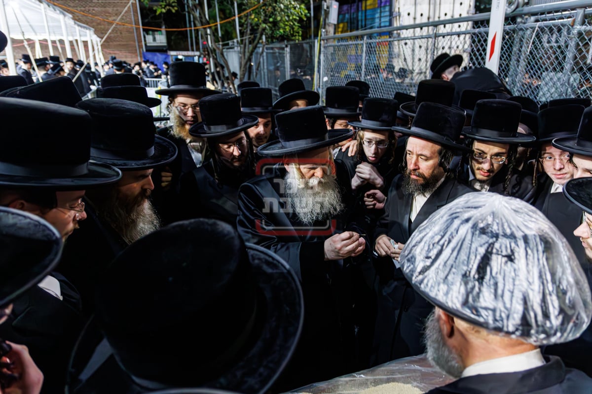 ערב ומוצאי יום כיפור בחצה"ק באבוב 