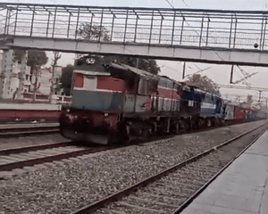 אירוע מוזר בהודו: רכבת דהרה ללא נהג כ-70 קילומטרים 